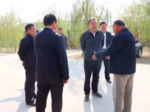 濟寧市太白湖新區展鑫書記蒞臨丙坤生態牧場